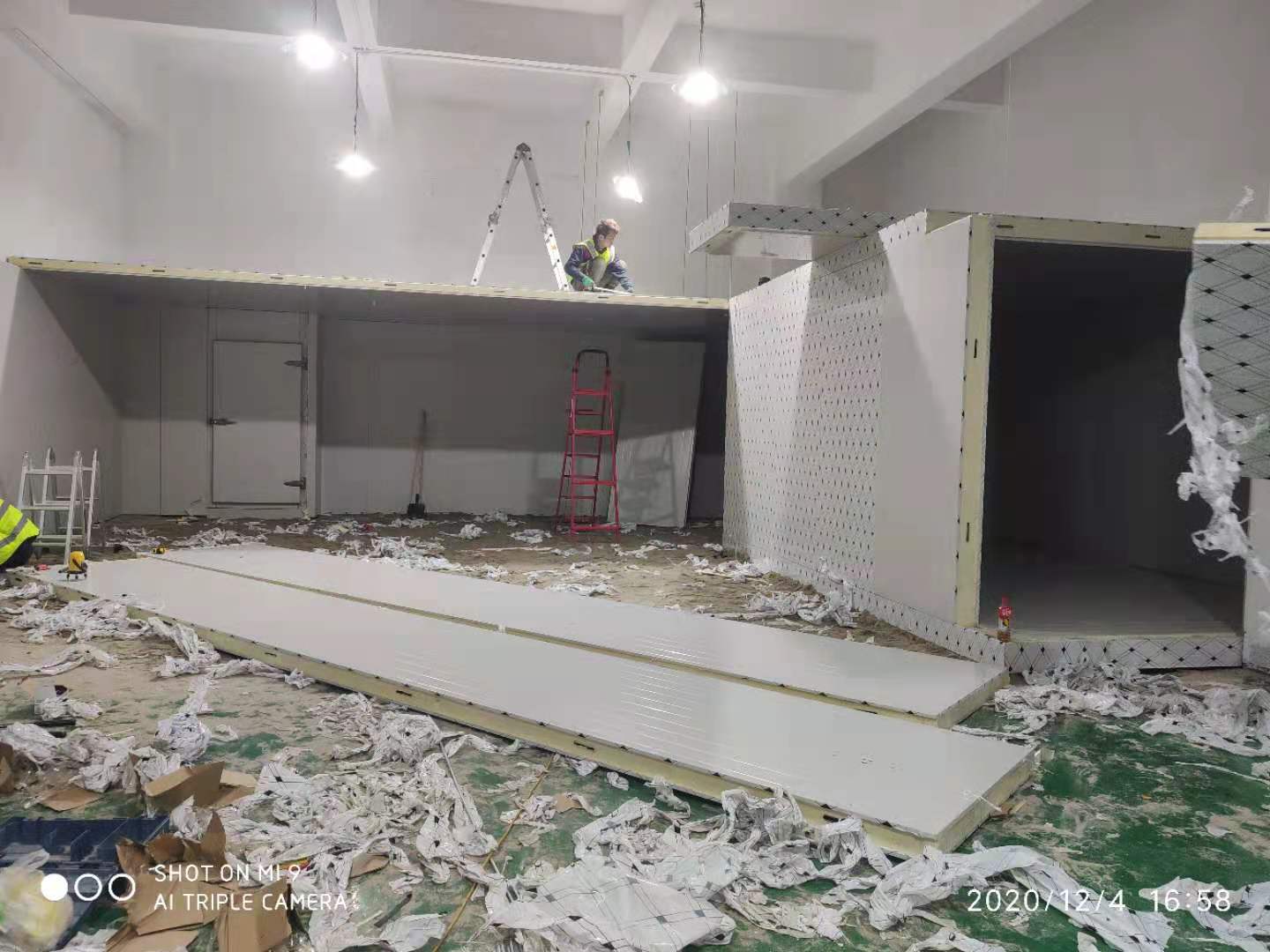冷庫雙溫冷庫現(xiàn)場(chǎng)安裝雪藝制冷建造